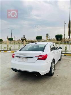 Chrysler 200